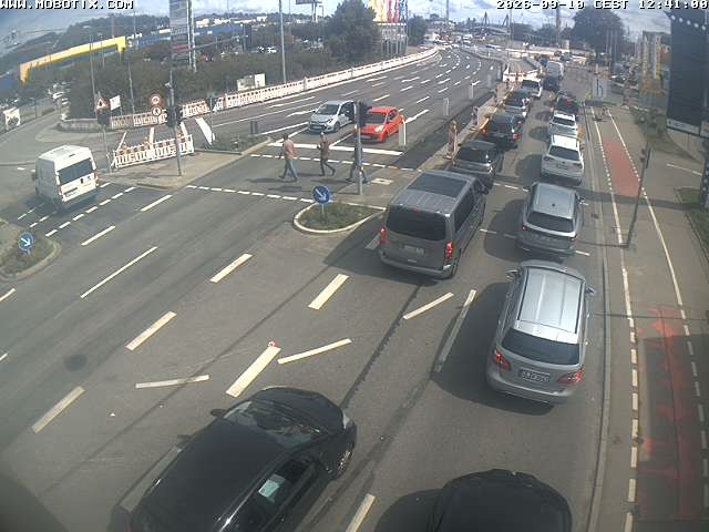 Archived image Webcam Ulm - View Blaubeurer Street