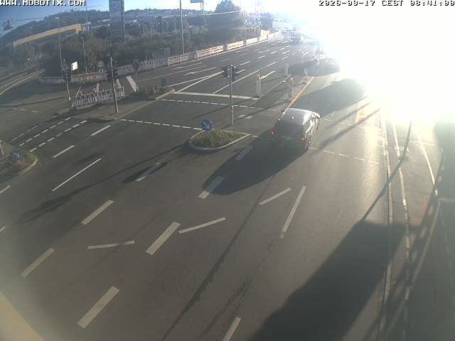 Archived image Webcam Ulm - View Blaubeurer Street