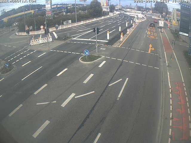 Archived image Webcam Ulm - View Blaubeurer Street
