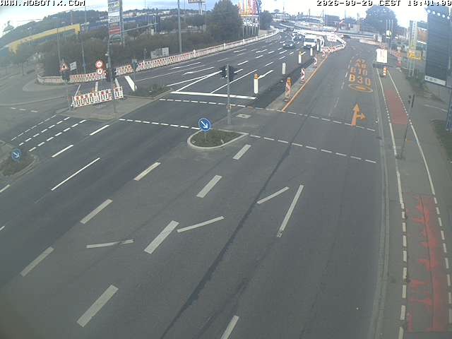 Archived image Webcam Ulm - View Blaubeurer Street