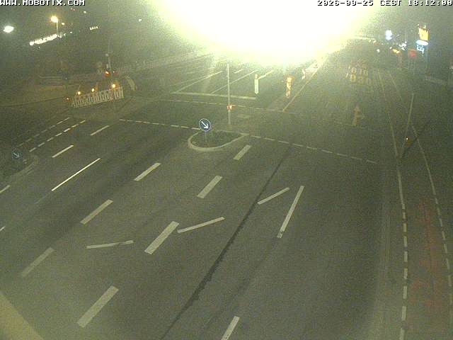 Archived image Webcam Ulm - View Blaubeurer Street