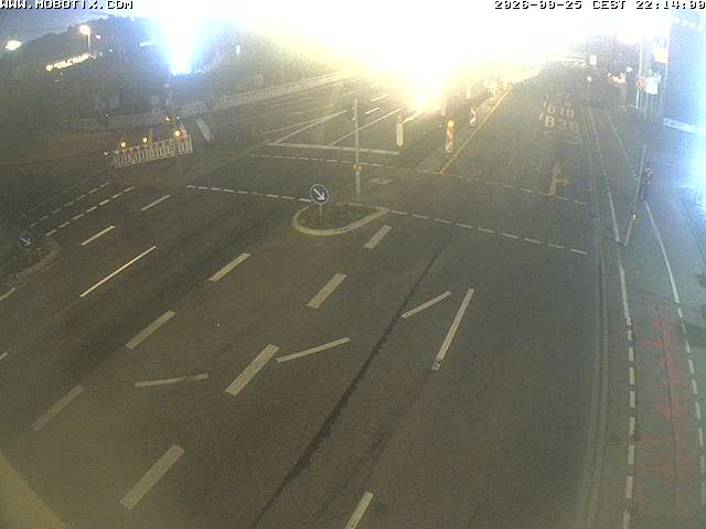 Archived image Webcam Ulm - View Blaubeurer Street