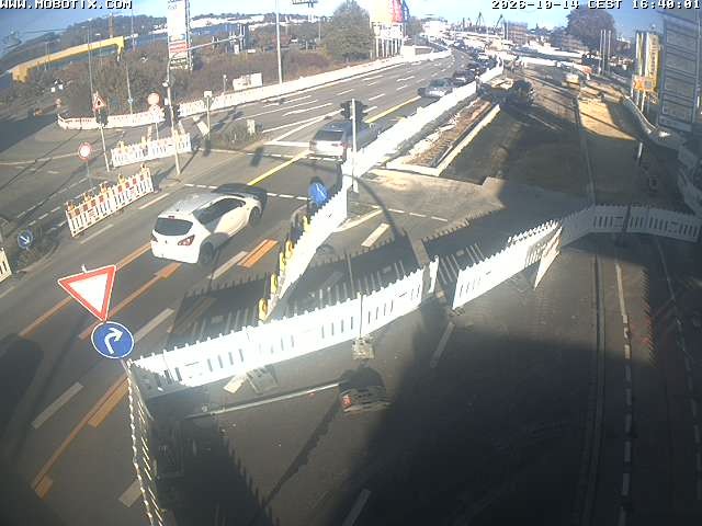 Archived image Webcam Ulm - View Blaubeurer Street