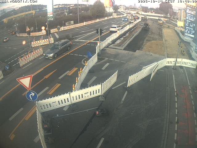 Archived image Webcam Ulm - View Blaubeurer Street