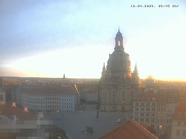 Archived image Webcam Dresden - Frauenkirche and Neumarkt square