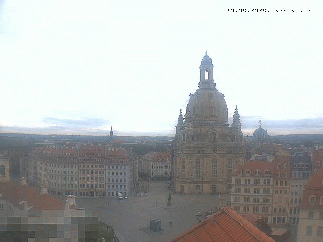 Archived image Webcam Dresden - Frauenkirche and Neumarkt square