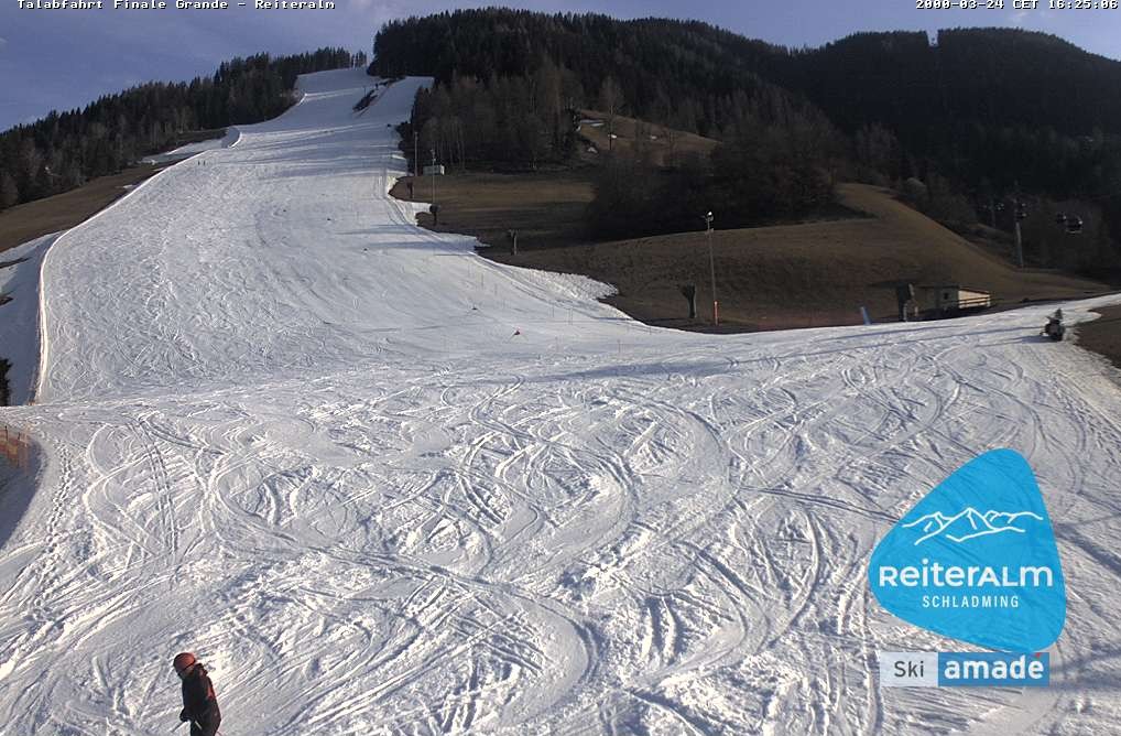 Archived image Webcam Reiteralm: Base Station Silver Jet