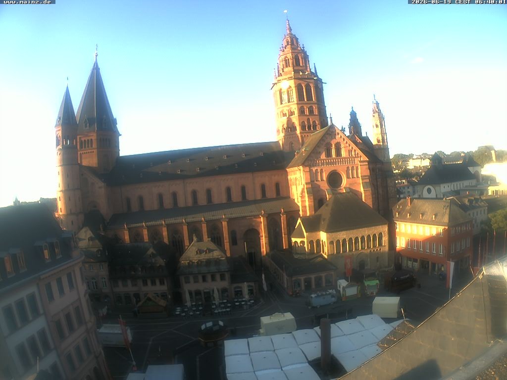 Archived image Webcam Mainz - Market and Cathedral