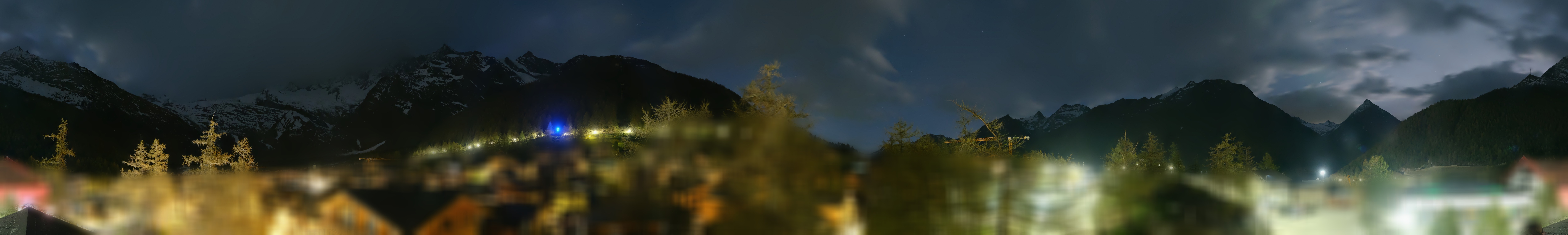 Archiv Foto Webcam Saas Fee: Blick in den Ortskern