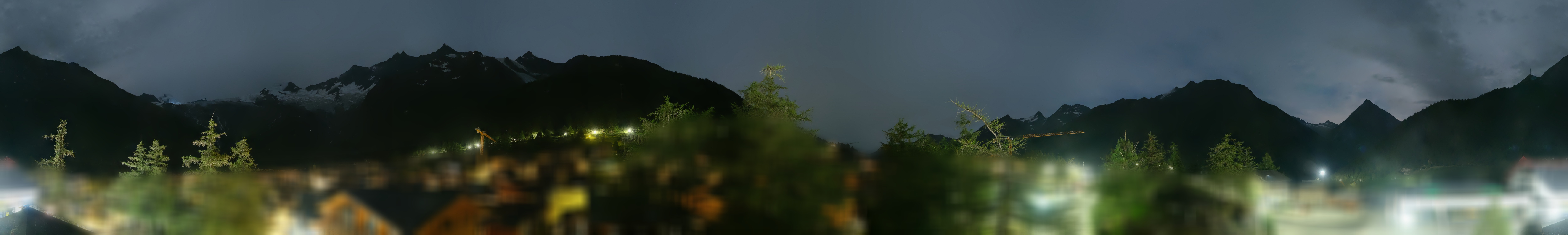 Archiv Foto Webcam Saas Fee: Blick in den Ortskern