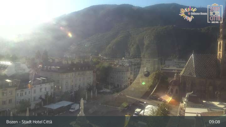 Archived image Webcam Bolzano - Hotel Citta - Walther Square