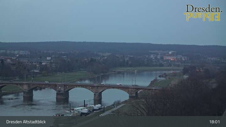 Archiv Foto Webcam Dresden Terrassenufer - Blick auf die Altstadt