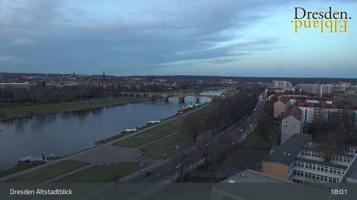 Archiv Foto Webcam Dresden Terrassenufer - Blick auf die Altstadt