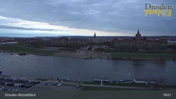 Archiv Foto Webcam Dresden Terrassenufer - Blick auf die Altstadt