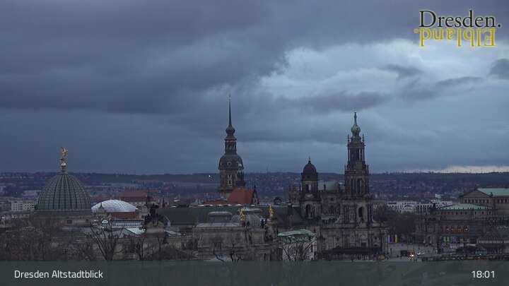 Archiv Foto Webcam Dresden Terrassenufer - Blick auf die Altstadt