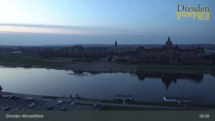 Archiv Foto Webcam Dresden Terrassenufer - Blick auf die Altstadt