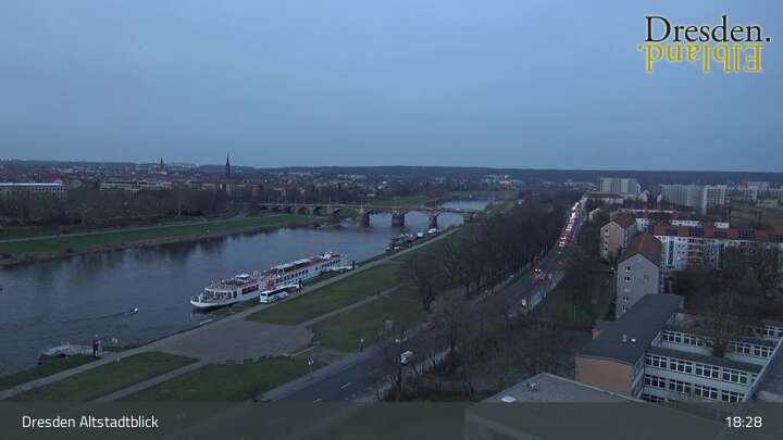 Archiv Foto Webcam Dresden Terrassenufer - Blick auf die Altstadt