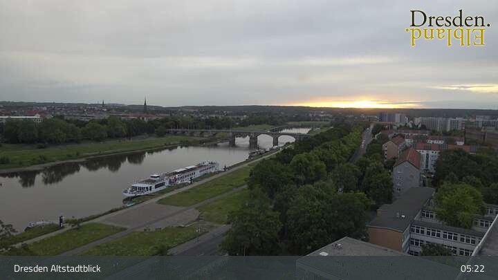 Archiv Foto Webcam Dresden Terrassenufer - Blick auf die Altstadt