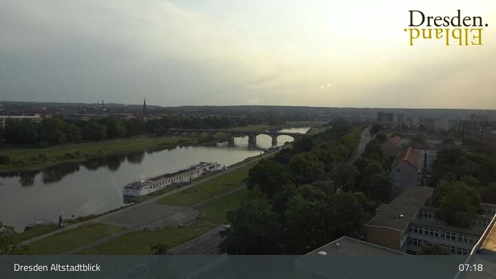 Archiv Foto Webcam Dresden Terrassenufer - Blick auf die Altstadt