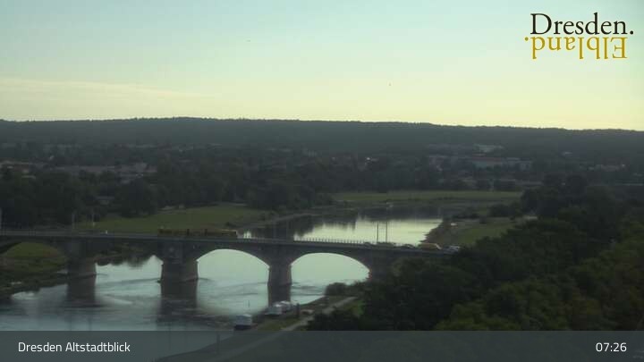 Archiv Foto Webcam Dresden Terrassenufer - Blick auf die Altstadt