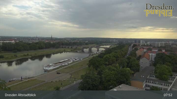 Archiv Foto Webcam Dresden Terrassenufer - Blick auf die Altstadt