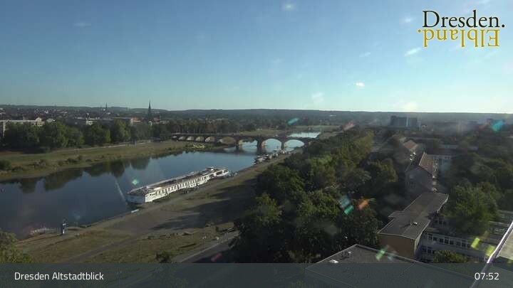 Archiv Foto Webcam Dresden Terrassenufer - Blick auf die Altstadt