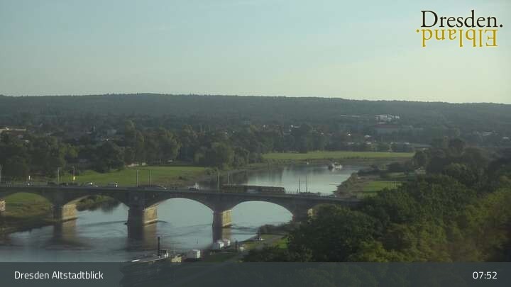 Archiv Foto Webcam Dresden Terrassenufer - Blick auf die Altstadt
