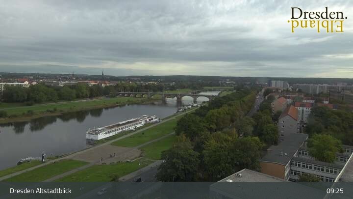 Archiv Foto Webcam Dresden Terrassenufer - Blick auf die Altstadt