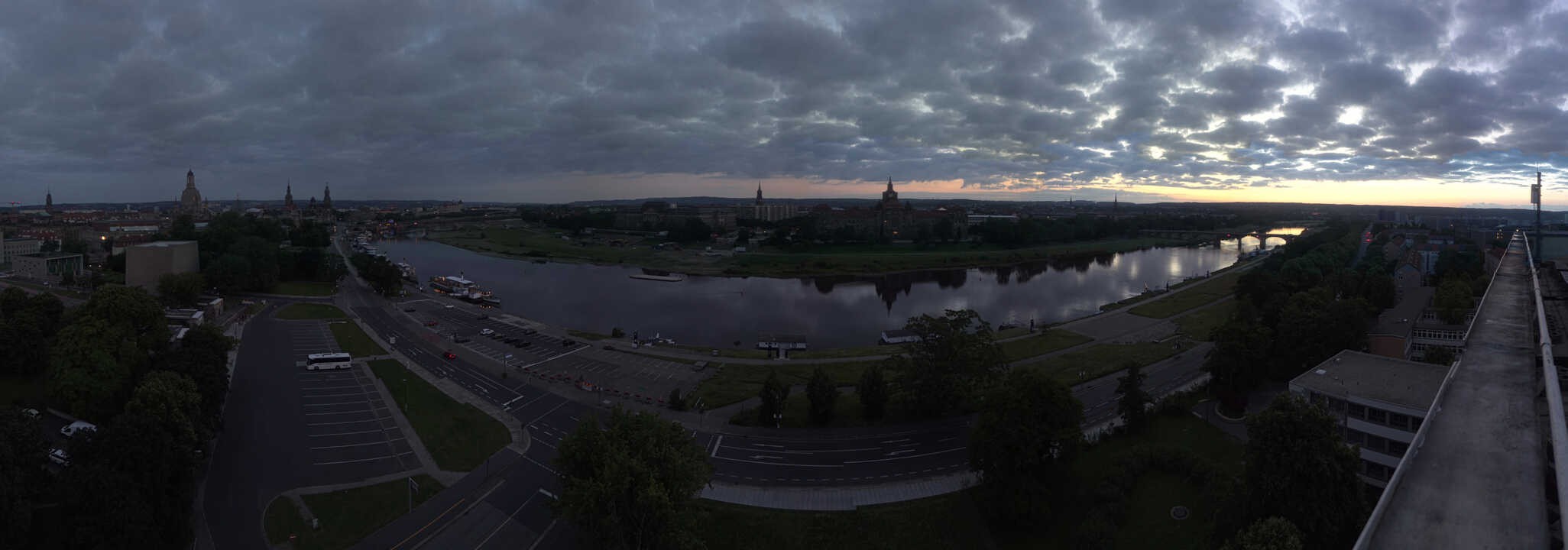 Archiv Foto Webcam Dresden - Elbpanorama