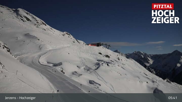 Archiv Foto Webcam Bergstation Hochzeiger im Pitztal