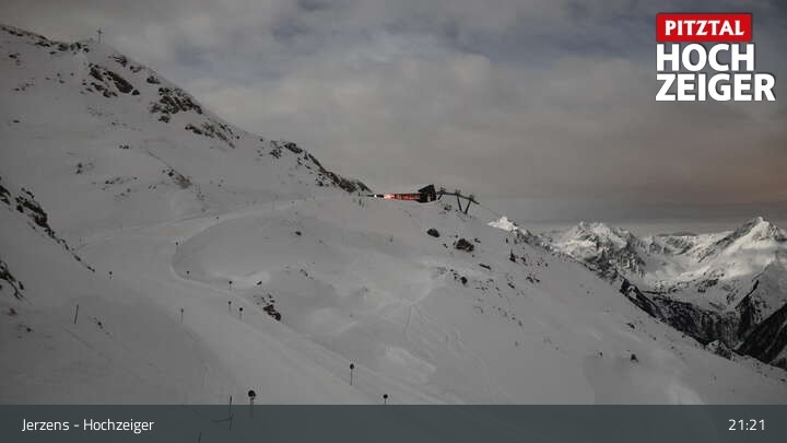Archiv Foto Webcam Bergstation Hochzeiger im Pitztal