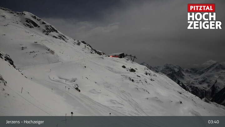 Archiv Foto Webcam Bergstation Hochzeiger im Pitztal