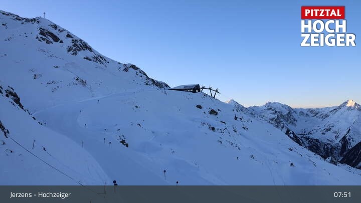 Archiv Foto Webcam Bergstation Hochzeiger im Pitztal