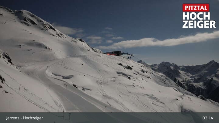 Archiv Foto Webcam Bergstation Hochzeiger im Pitztal