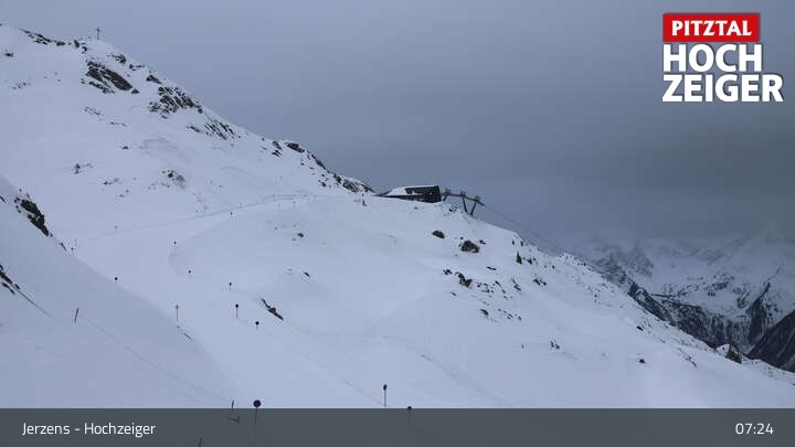 Archived image Webcam Pitztal - Hochzeiger Top station