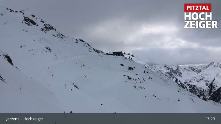 Archiv Foto Webcam Bergstation Hochzeiger im Pitztal