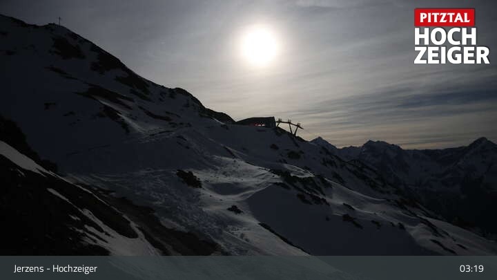 Archiv Foto Webcam Bergstation Hochzeiger im Pitztal