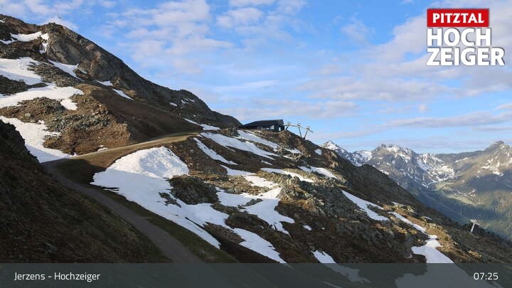 Archiv Foto Webcam Bergstation Hochzeiger im Pitztal