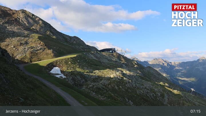Archiv Foto Webcam Bergstation Hochzeiger im Pitztal