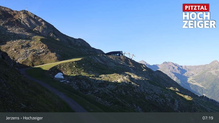 Archiv Foto Webcam Bergstation Hochzeiger im Pitztal