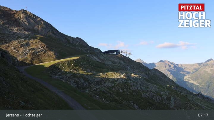 Archiv Foto Webcam Bergstation Hochzeiger im Pitztal