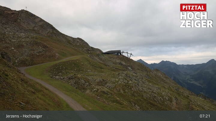 Archiv Foto Webcam Bergstation Hochzeiger im Pitztal