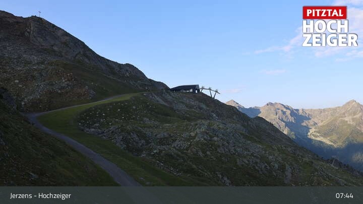 Archiv Foto Webcam Bergstation Hochzeiger im Pitztal