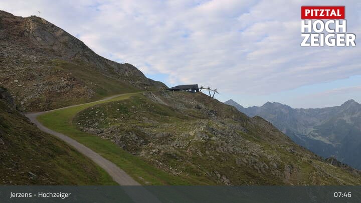 Archiv Foto Webcam Bergstation Hochzeiger im Pitztal