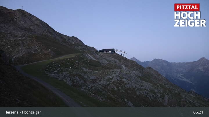 Archiv Foto Webcam Bergstation Hochzeiger im Pitztal