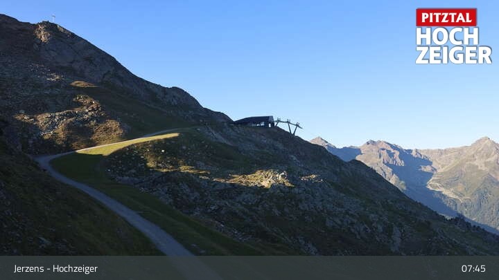 Archiv Foto Webcam Bergstation Hochzeiger im Pitztal