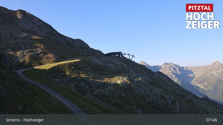 Archiv Foto Webcam Bergstation Hochzeiger im Pitztal