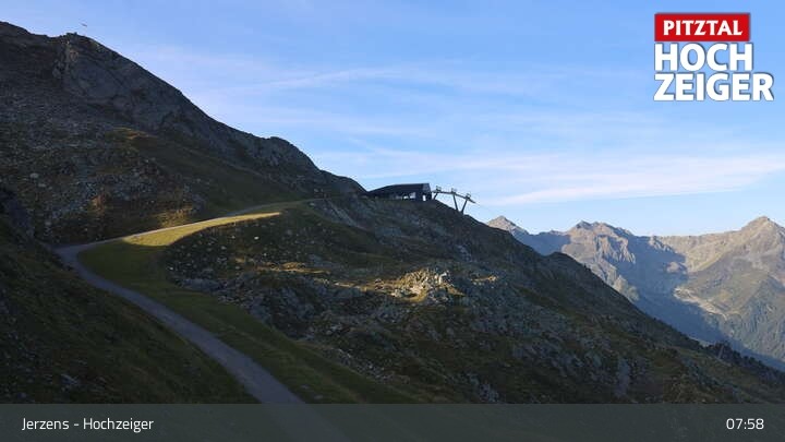 Archiv Foto Webcam Bergstation Hochzeiger im Pitztal