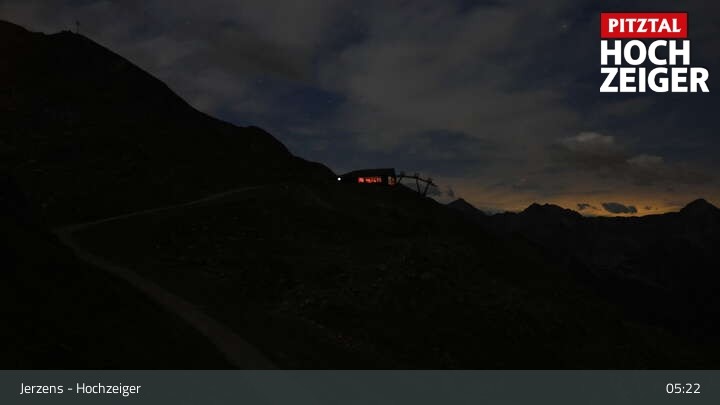 Archiv Foto Webcam Bergstation Hochzeiger im Pitztal