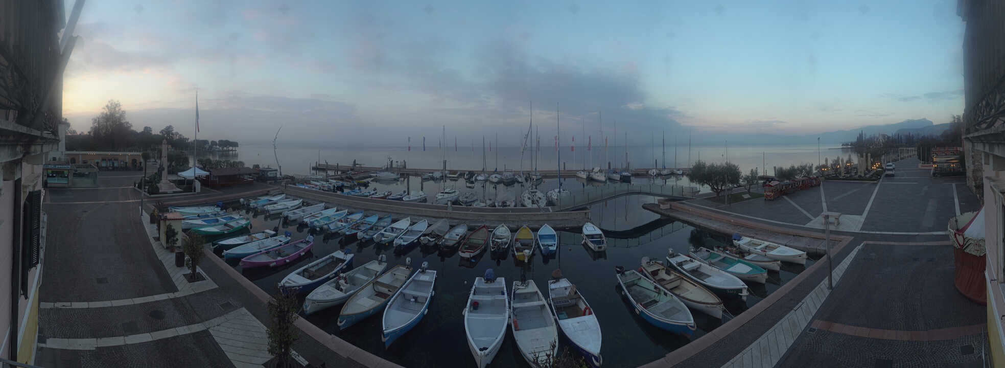 Archiv Foto Webcam Gardasee - Bardolino Hafen
